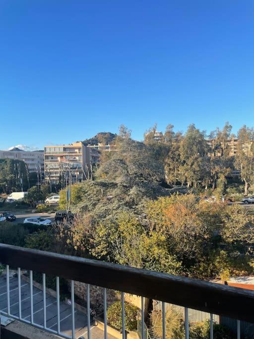 Le Cocon Hyerois Apartment Hyeres Ngoại thất bức ảnh